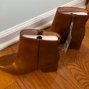 NEW Heeled dress boots